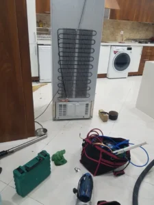  رفع نشتی گاز و تعویض کندانسور یخچال اسنوا در ناصرخسرو خرم اباد